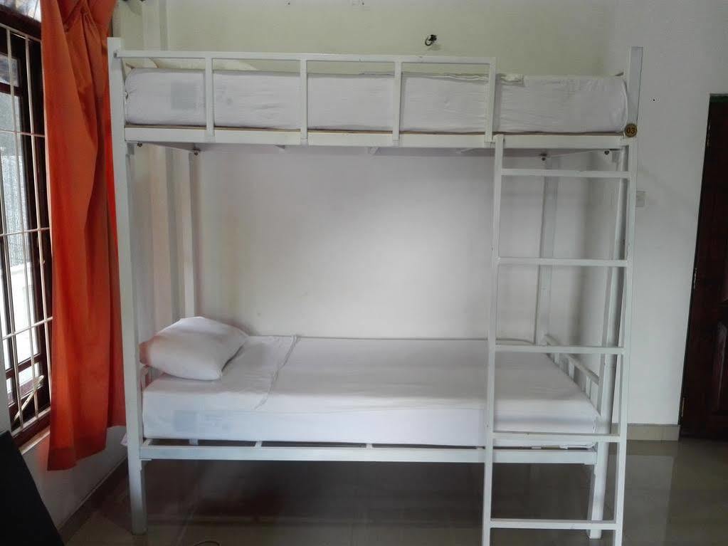 City Capital Hostel Anuradhapura Exterior photo